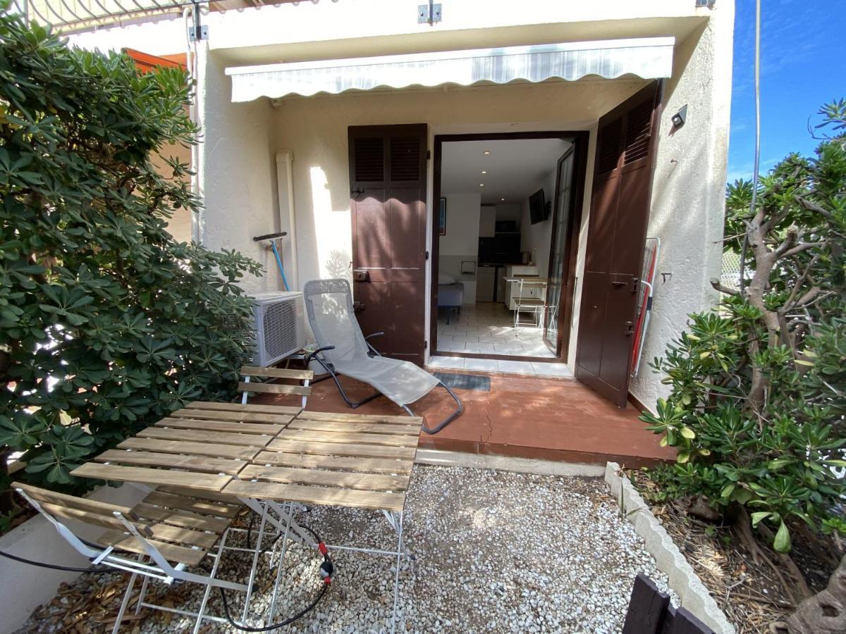 L Annexe Des Sables Villa Hyeres Room photo